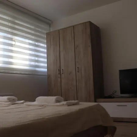 Apartman Lena Banovo Brdo *